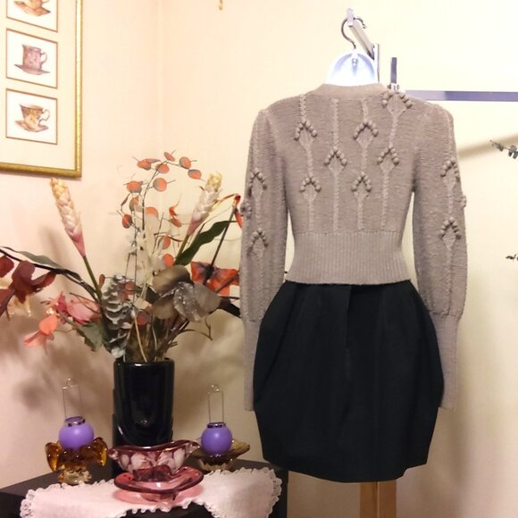 Preowned Women's Lightweight Beige Cardigan Slim Fitted knit Sweater Size S 6 - Picture 5 of 6